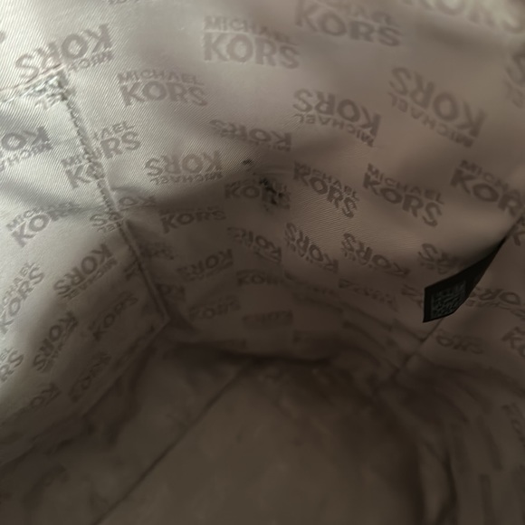 MICHAEL KORS NAVY TOTE - Picture 8 of 8